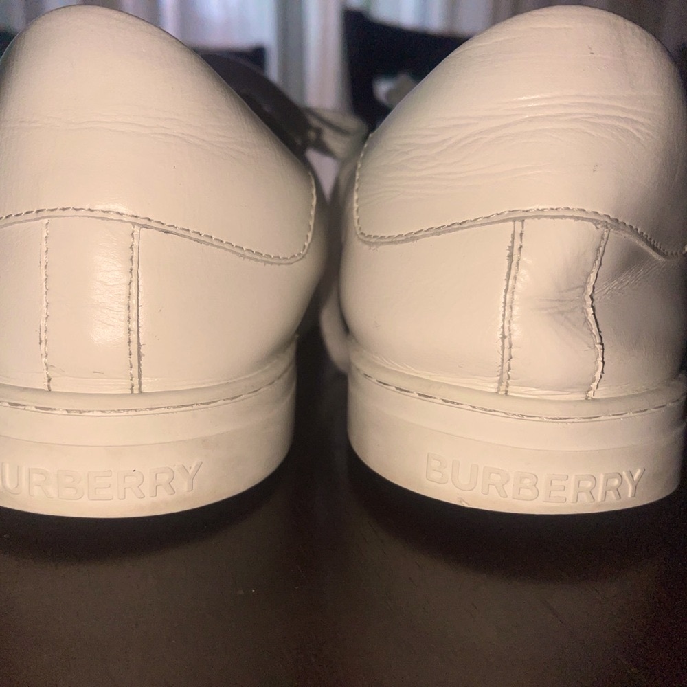 Burberry White Leather Sneakers with Minimalist Design - Picture 4 of 14